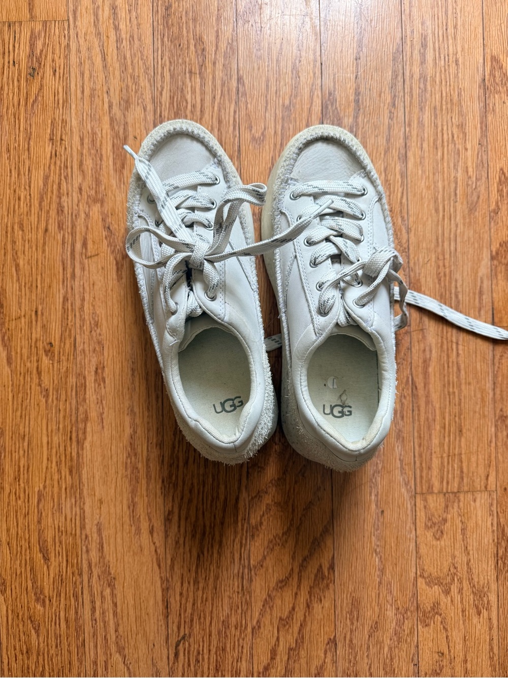 UGG Women's Marin Lace Sneaker Size 9 - Picture 8 of 8